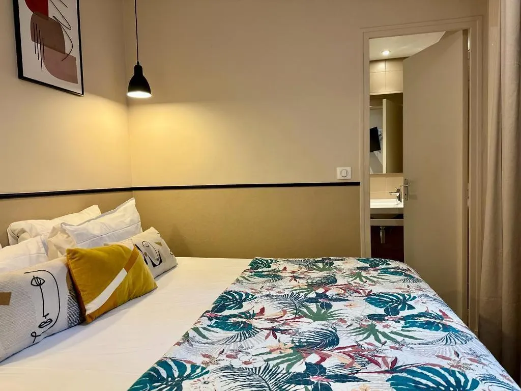 Lilas Blanc Hotel 3*
